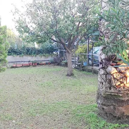 度假居 Luisa 法努撒